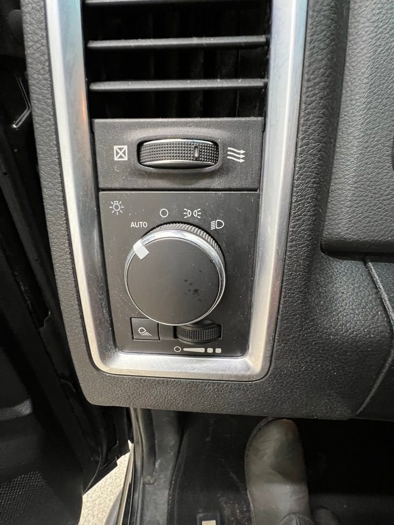 2017 RAM 1500 SLT