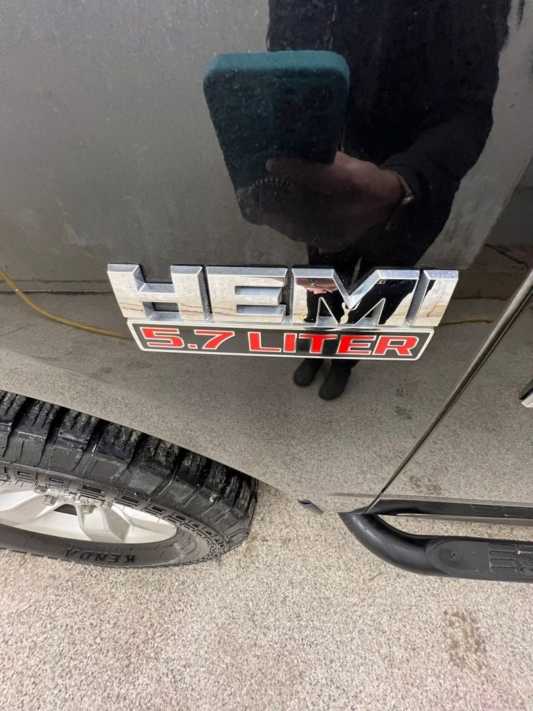 2017 RAM 1500 SLT