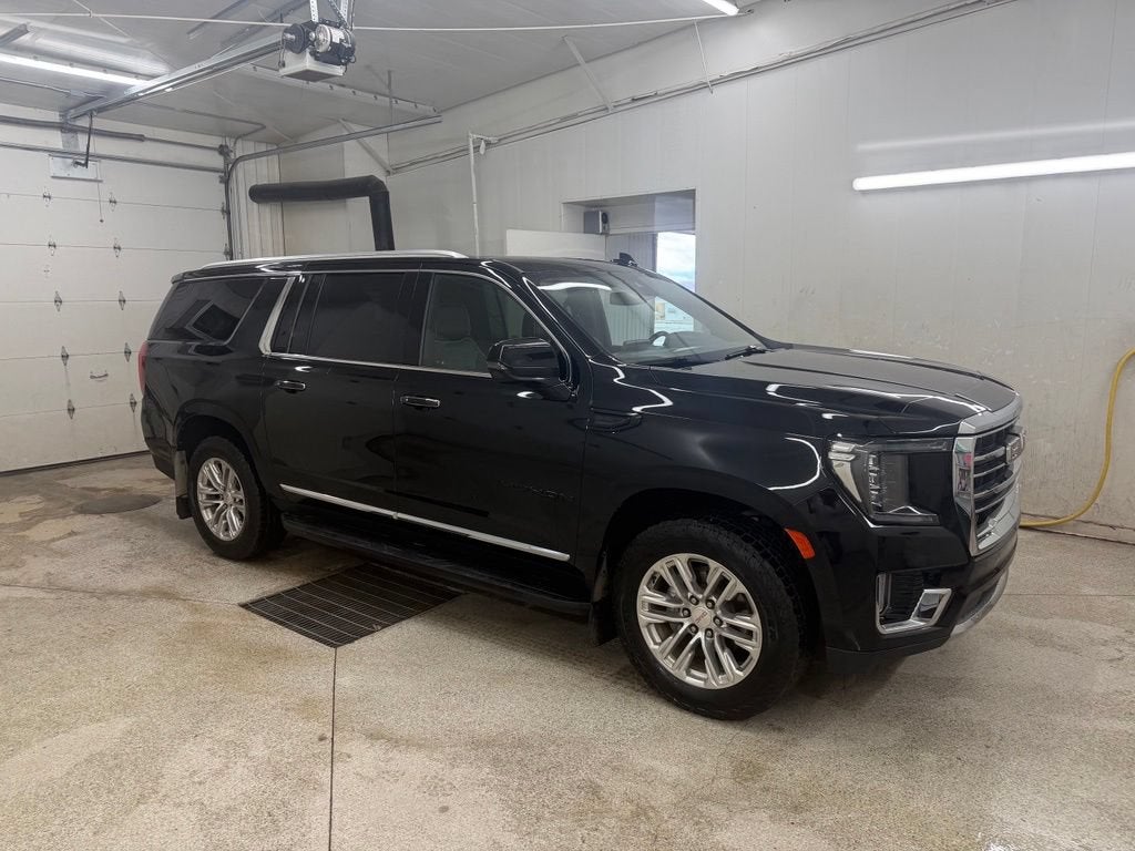 2023 GMC Yukon XL SLT